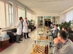 Где можно одновременно проявить свои стратегические способности и насладиться увлекательной игрой? - На шахматном турнире