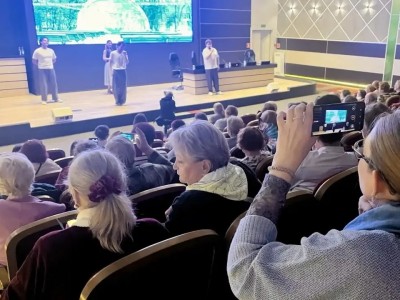 Театральные подмостки в больнице!
